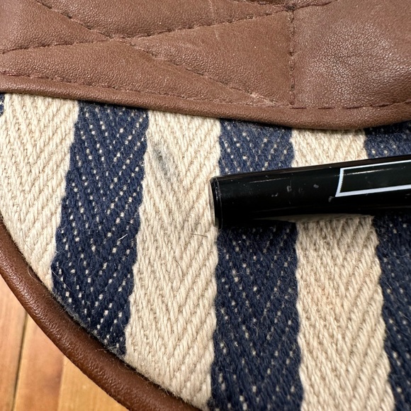 GUC Over-Nighter Carry-On Travel Bag With Matching Cosmetic Case Navy & Cream - Picture 10 of 10